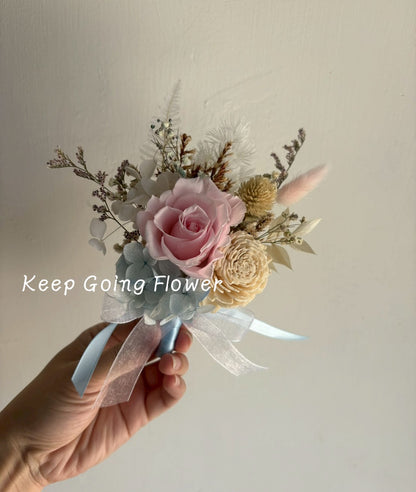 ▌IEC-001 ▌永生花-藍風粉語精緻胸花
